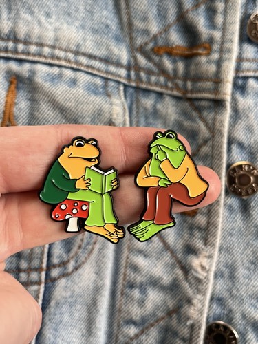 Frog and toad sitting - frog,