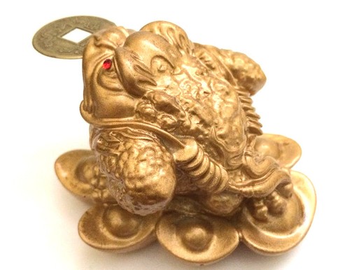 Gold feng shui - shui, frog