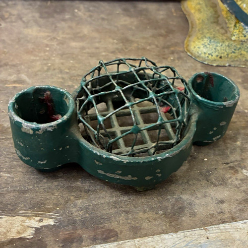 Green metal flower frog floral - metal,